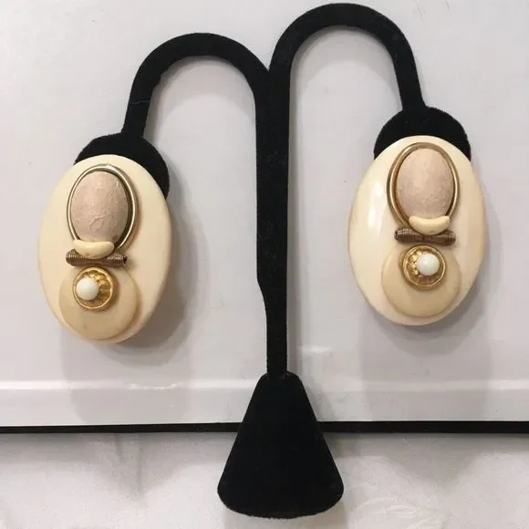 Vintage Multi Textured Unique Earrings - Picture 6 of 6